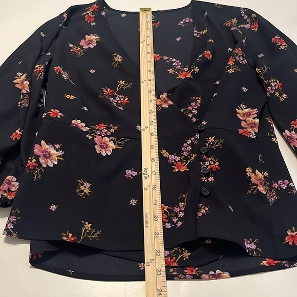 Bobeau Women's Front Wrap Black Floral Blouse Size L - Picture 3 of 12